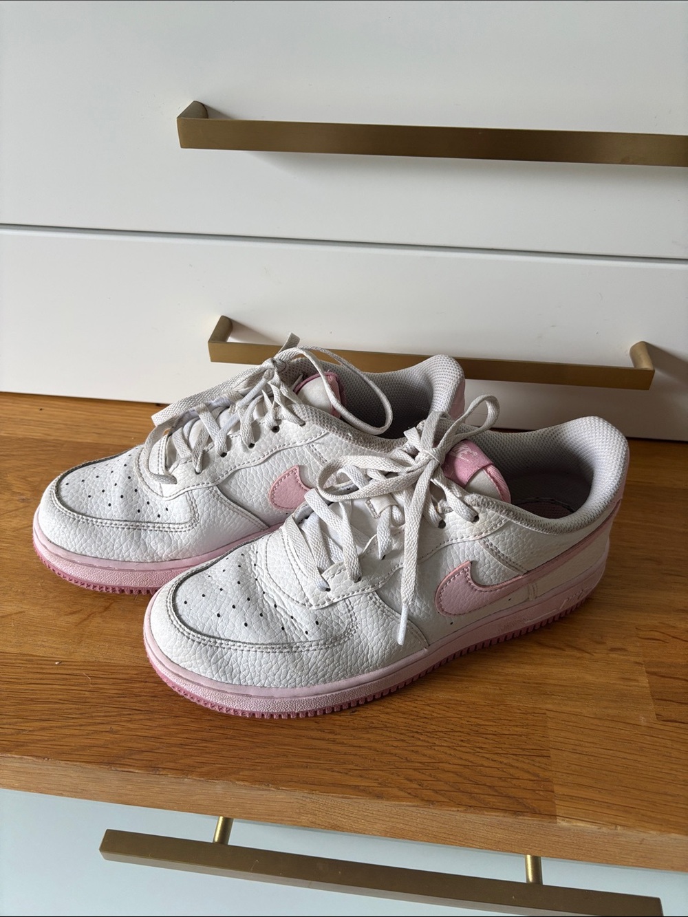 Nike Kids White and Light Pink Low-Top Sneakers 3Y